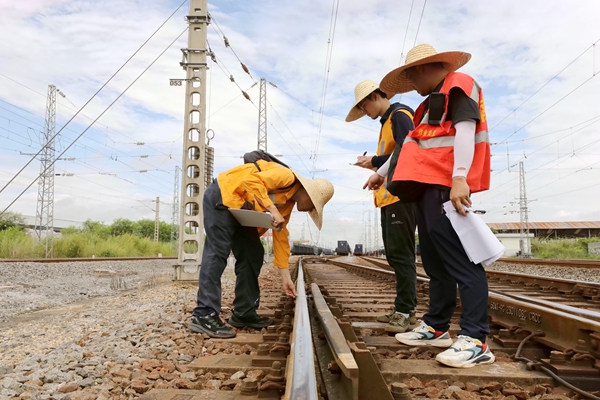 四川多地“电力爱心教室”迎来“开学第一课”