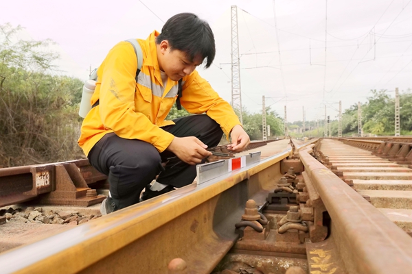 河南新乡：电力赋能 让群众度过绿色暖冬