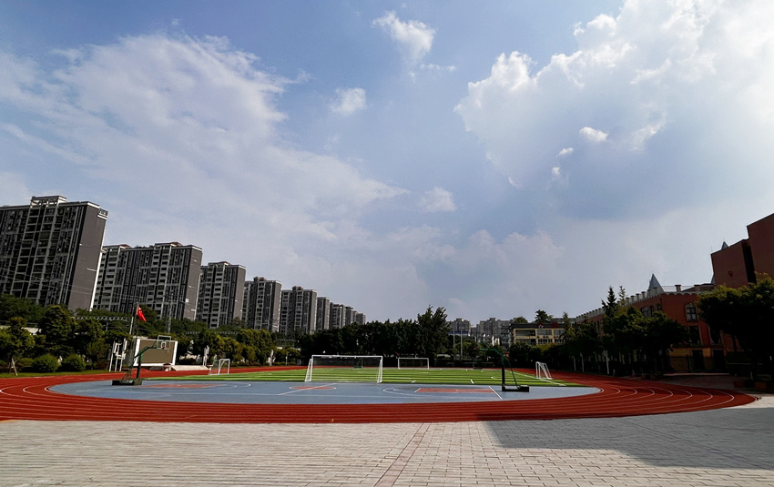 丽江建成双电源低压线路 为国庆假期“充电”