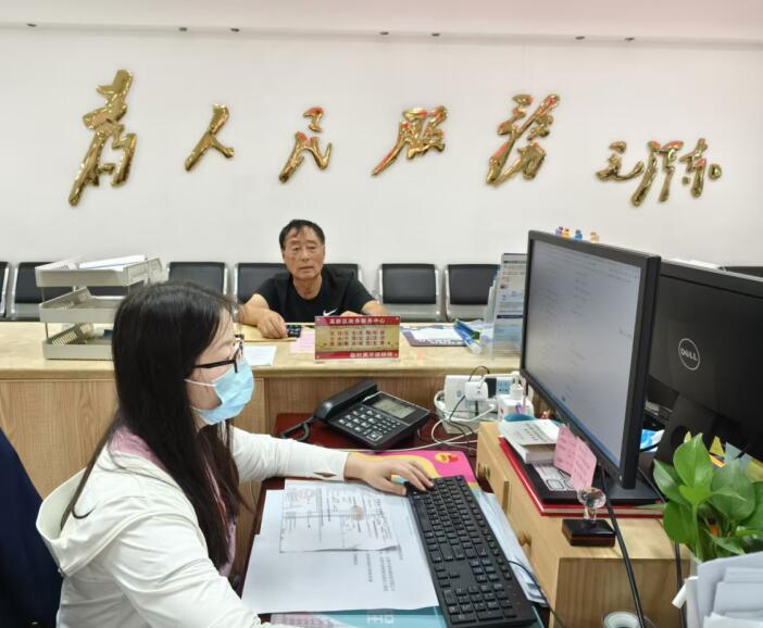 电力“续航”保障节日绿色出行