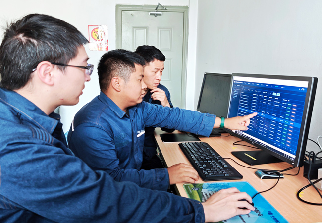 河北阜平：防范山火于未“燃” 筑牢电力线路“防火墙”