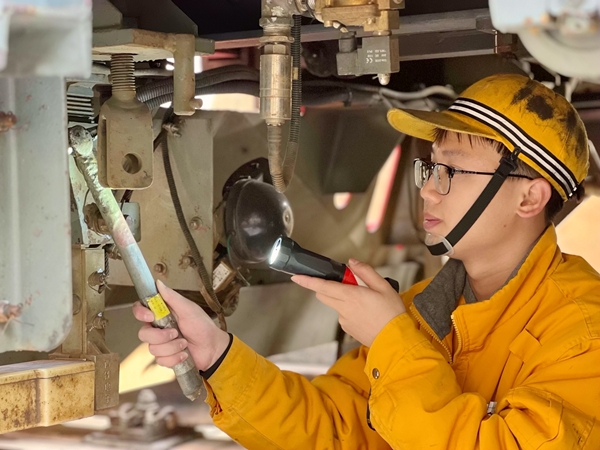 南海热带低压继续北上 广东将迎较强降雨