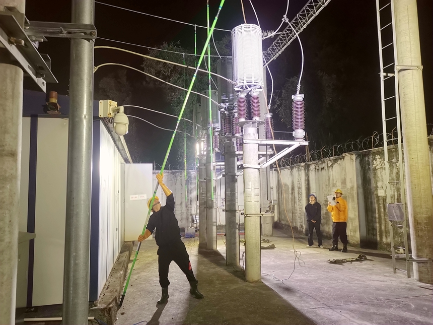 南海热带低压或发展为台风 粤西海域渔船回港避风