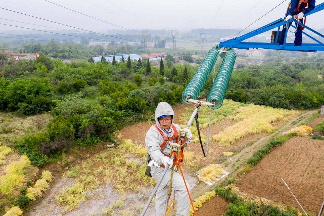 乌能源部称两地电力基础设施遭袭