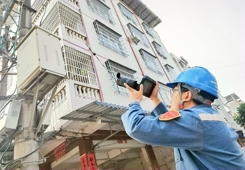 中建材南非公司向南非社区捐赠移动电源设备