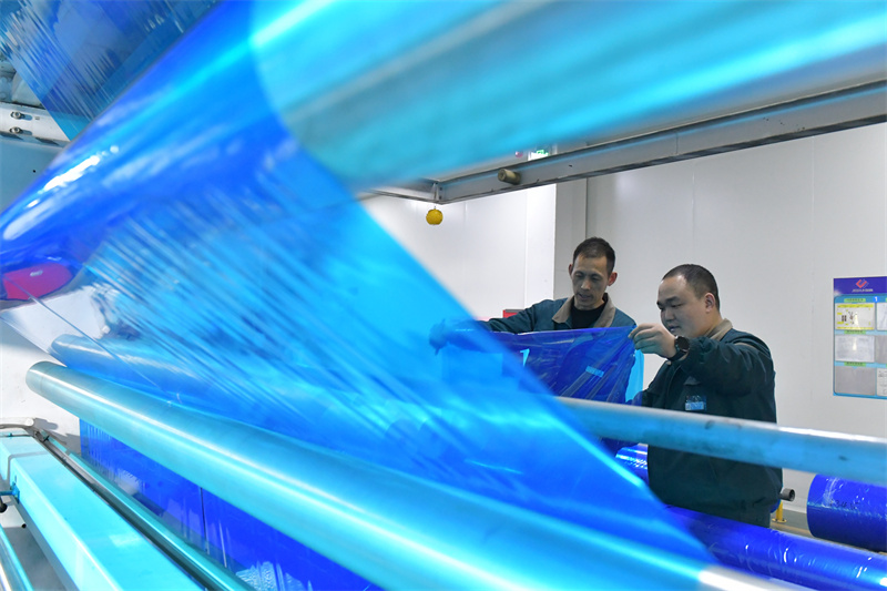 寒潮来袭 河北电力部门全力确保电力供应