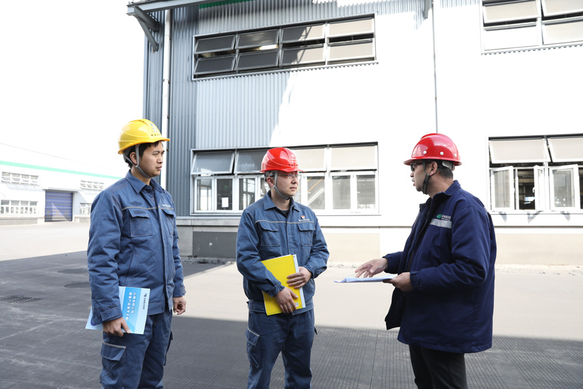 成都“电力110”亮相春晚