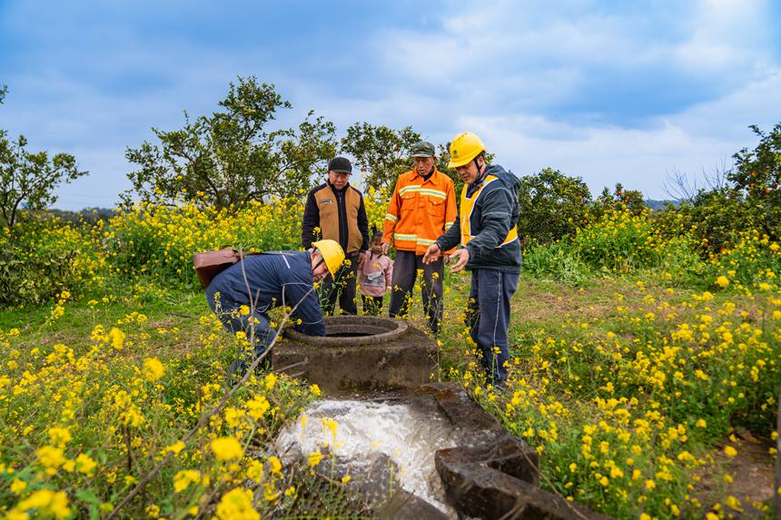 看大型设备如何奔赴建设一线