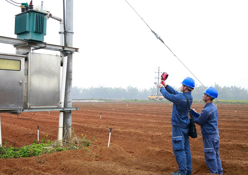 守护国门高铁的“电力卫士”