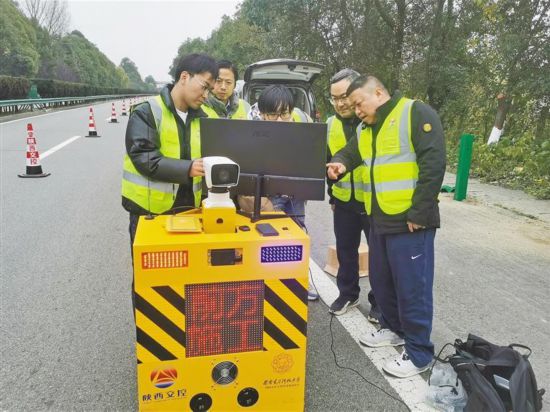 国网重庆电力集中拆解报废设备构建绿色处置链