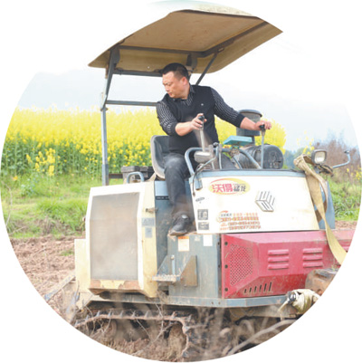 南岸：电力护航主舞台打卡点流光溢彩