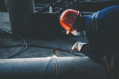 电力“满格” 樱桃园里花正香