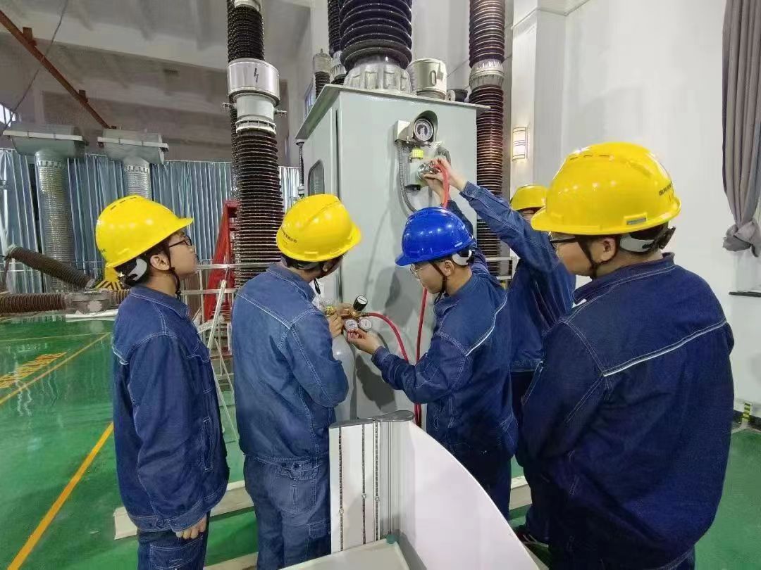 体操世界杯：张可欣高低杠夺冠 “丘妈”跳马摘铜